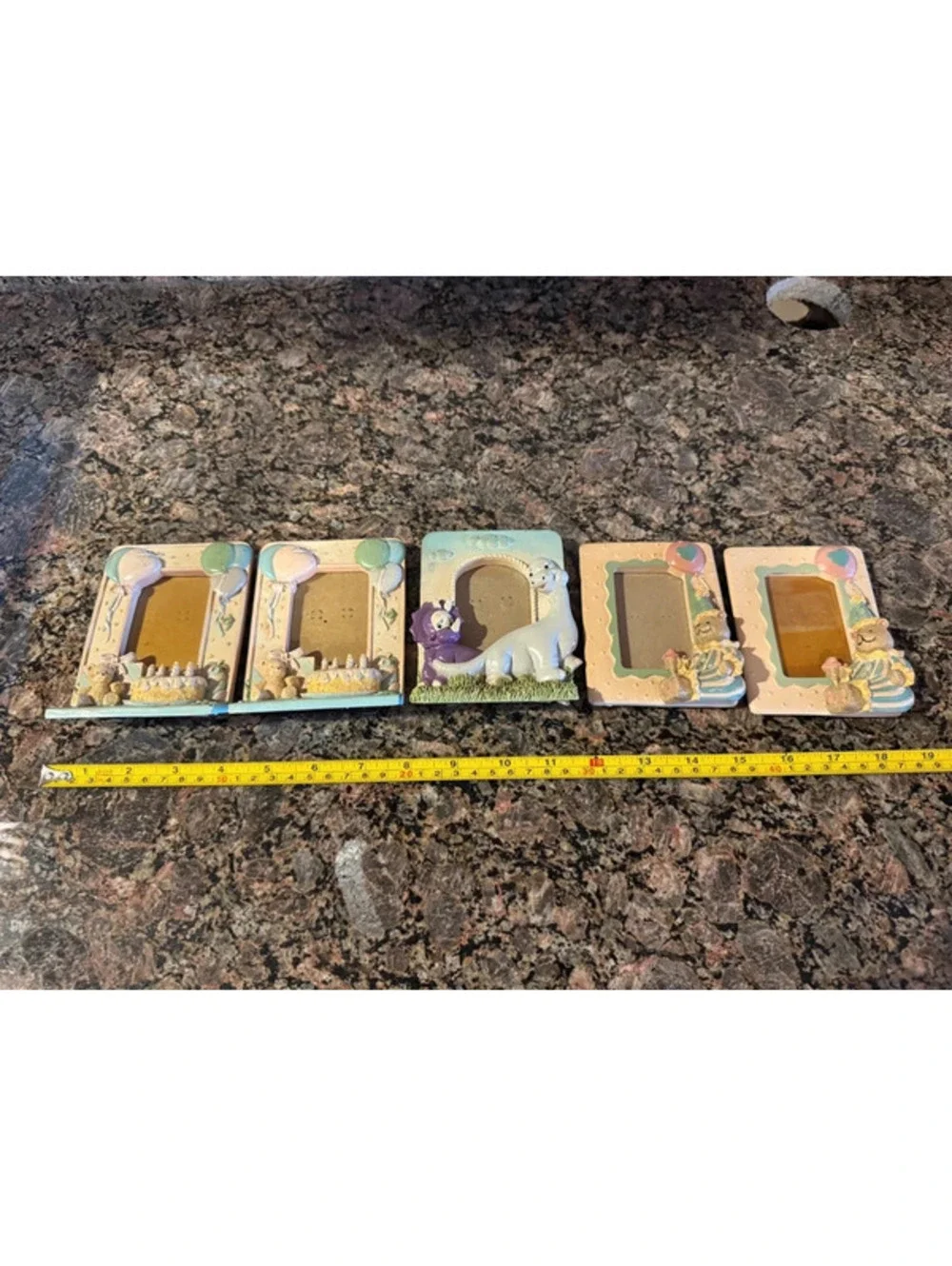 Adorable set of 5 small vintage picture frames